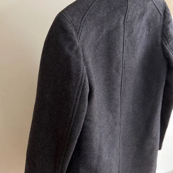 Classic Gray Double-Breasted Coat - Picture 5 of 6